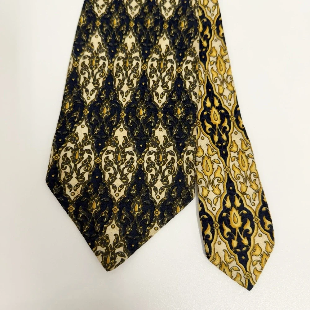 Gianni Versace Men's Vtg Tie Navy/Gold Baroque Silk Italy 3 5/8